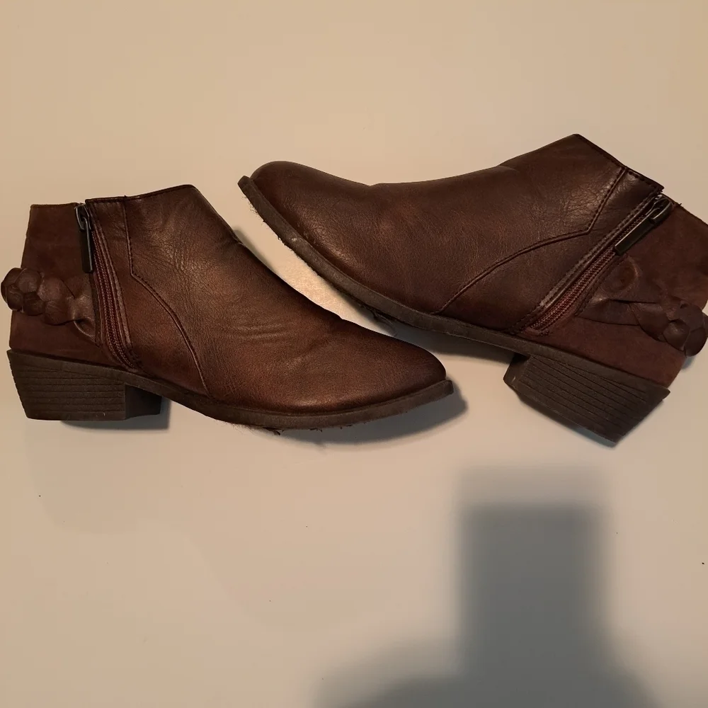Booties - Picture 4 of 4